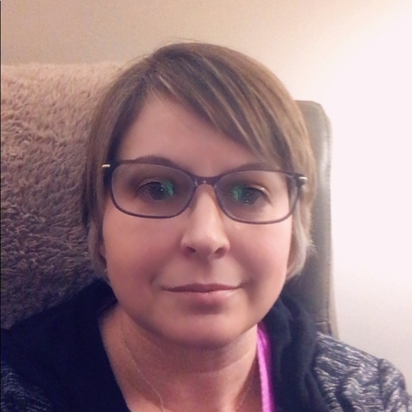 Meet your Posher, Karen - Picture 1 of 1